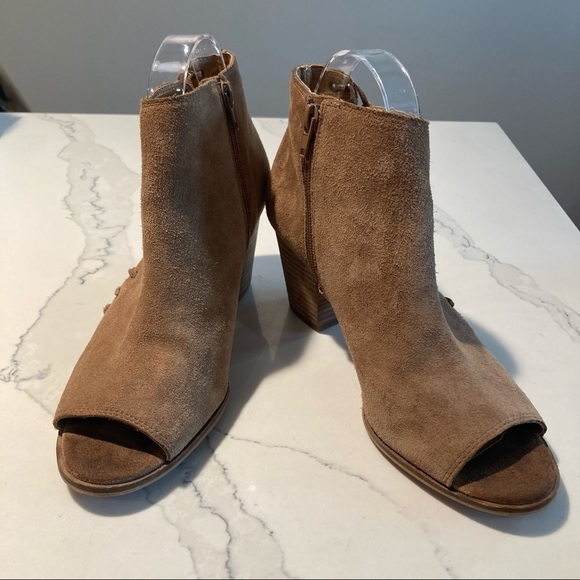 LUCKY BRAND Sz 8 Hartlee Peep Toe Side Lace Up Suede  Booties - Picture 3 of 11